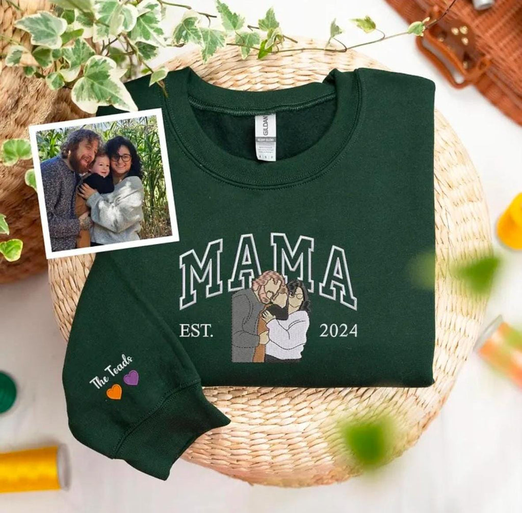 Mama / Papa / Abuelo/a (College Font) 💘
